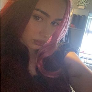 Meet your Posher, Caitlin